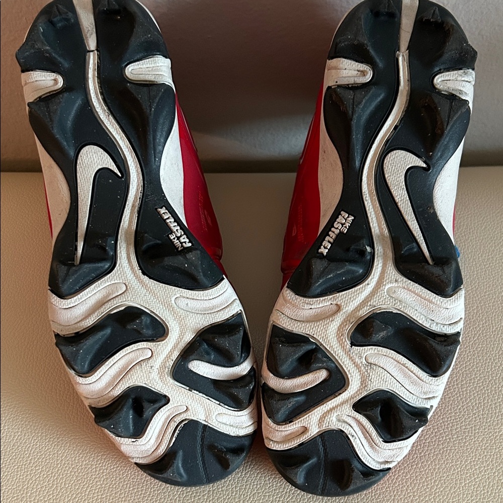 Nike Alpha Kids Red Baseball Cleats - Picture 6 of 6